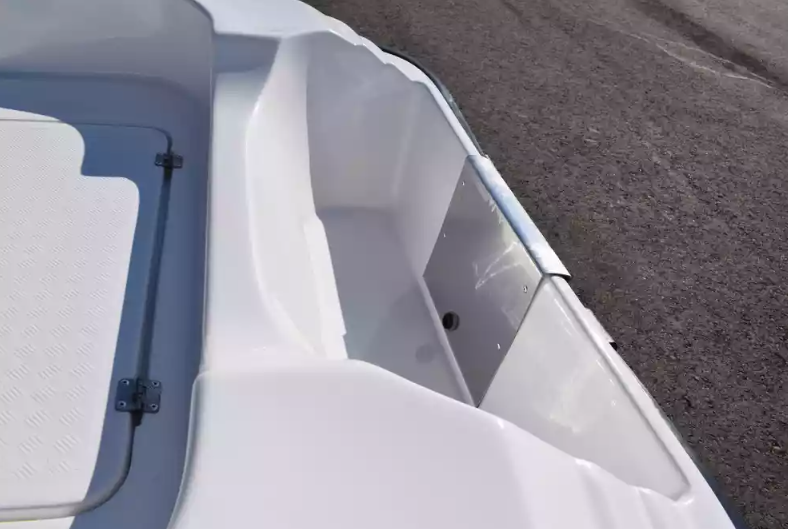 Стеклопластиковая лодка Пингвин (тримаран) в Новороссийске