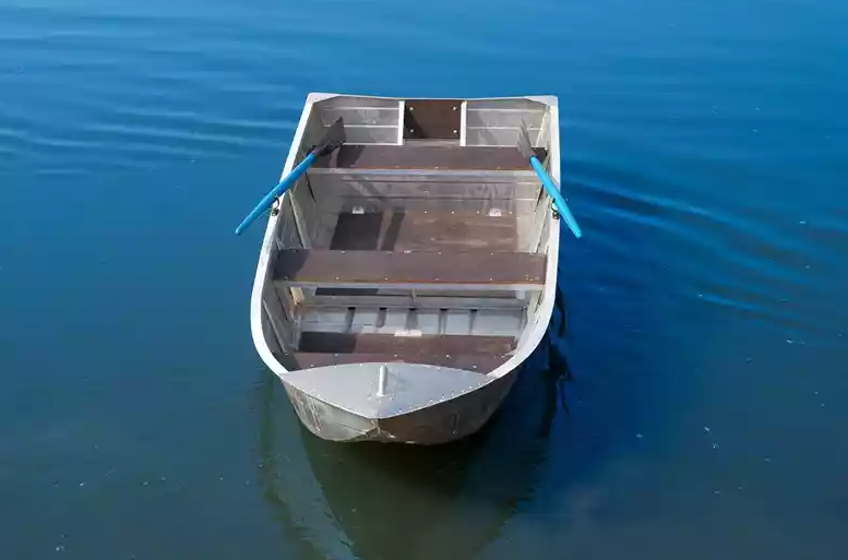 Алюминиевая лодка Вятка-Профи 32 в Новороссийске