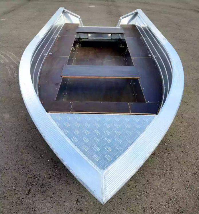 Алюминиевая лодка Неман-400 в Новороссийске