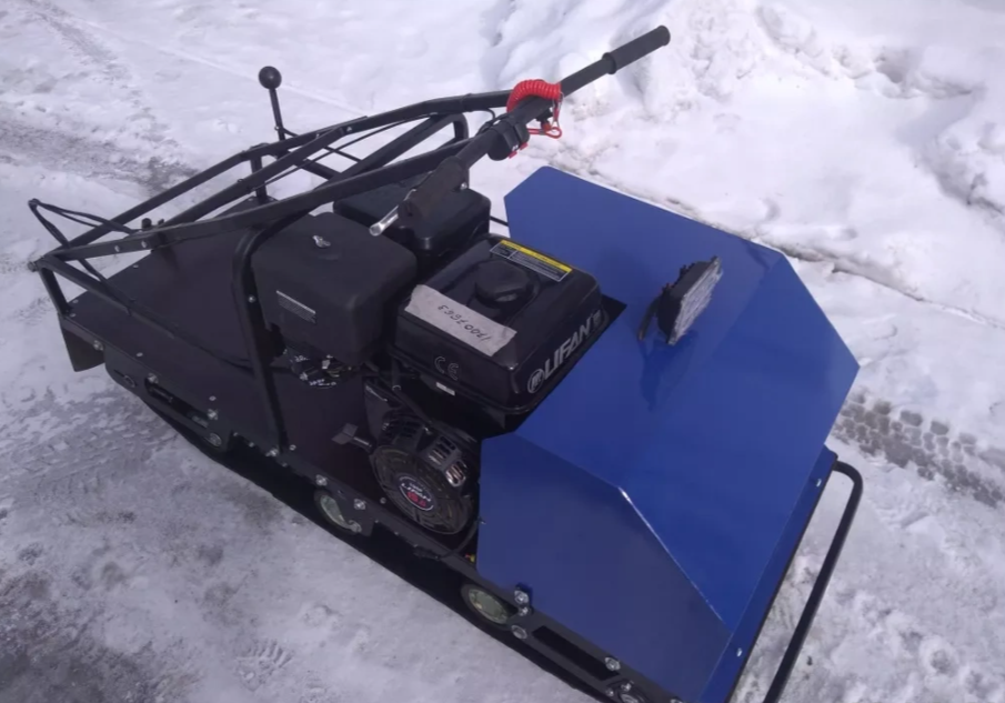 Мотобуксировщик AhtaR ЗИМА с реверсом (задний ход) в Новороссийске