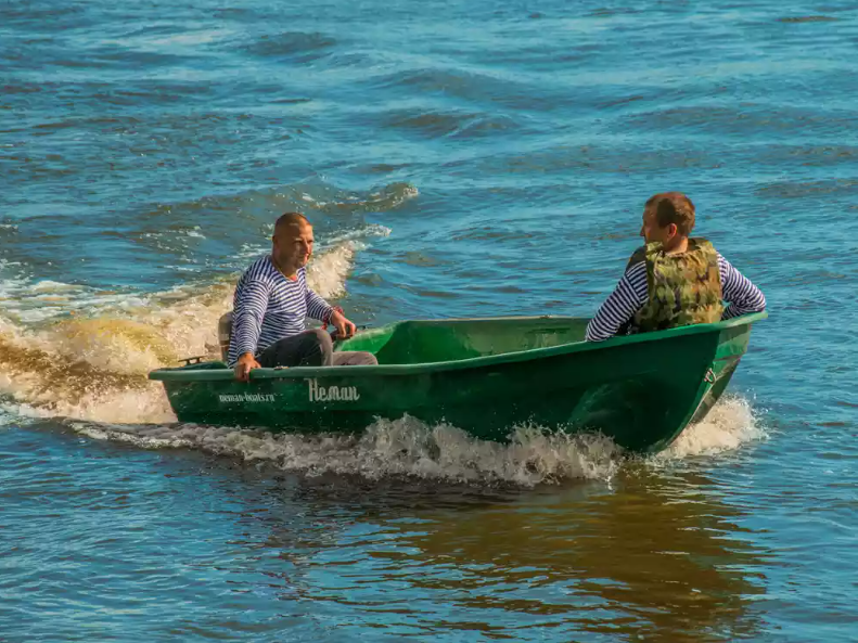 Стеклопластиковая лодка Neman-340 (тримаран) в Новороссийске