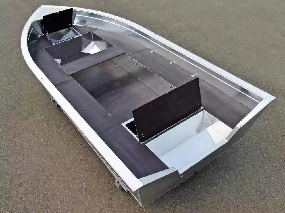 Алюминиевая лодка  Неман-420 в Новороссийске