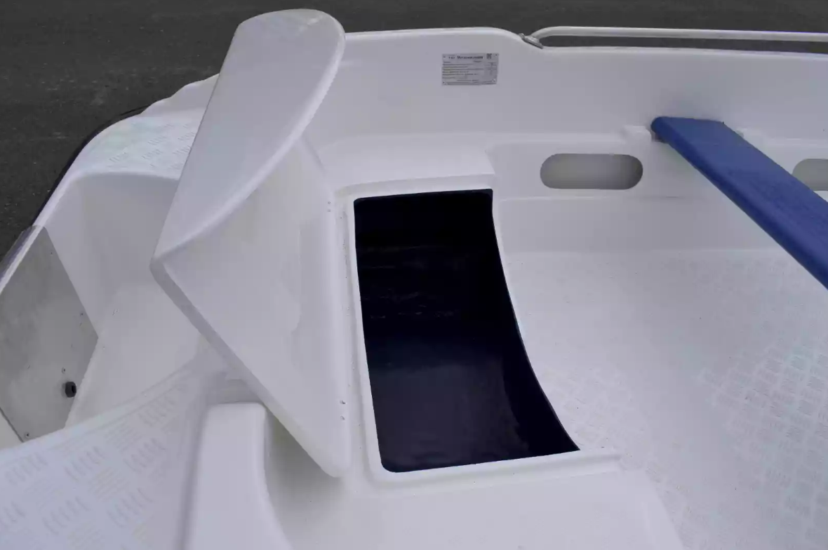 Стеклопластиковая лодка Пингвин New (тримаран) в Новороссийске