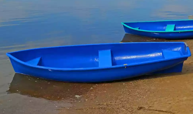 Стеклопластиковая лодка Омуль в Новороссийске