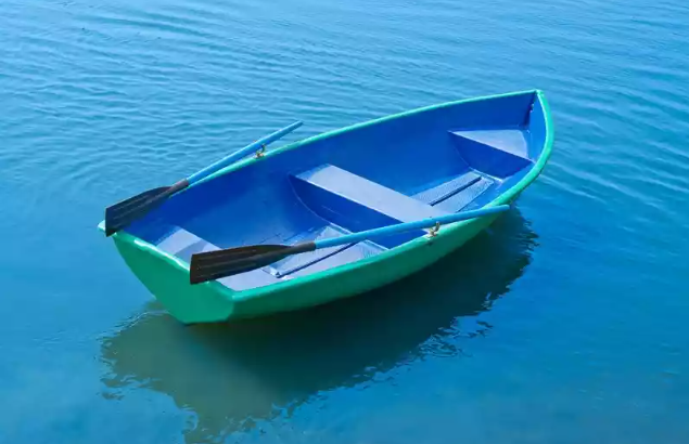 Стеклопластиковая лодка Дельфин в Новороссийске