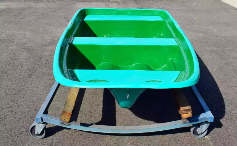 Стеклопластиковая лодка Старт (тримаран) в Новороссийске