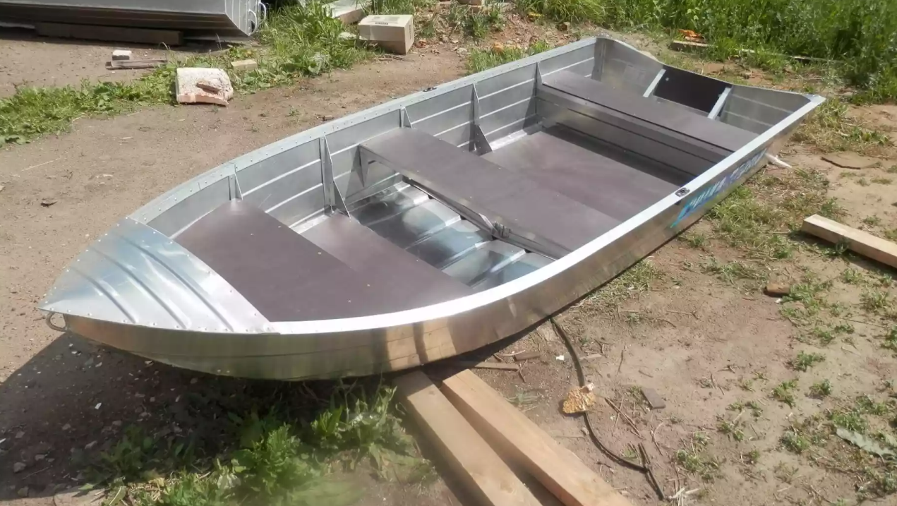 Алюминиевая лодка Вятка-Профи 32 в Новороссийске