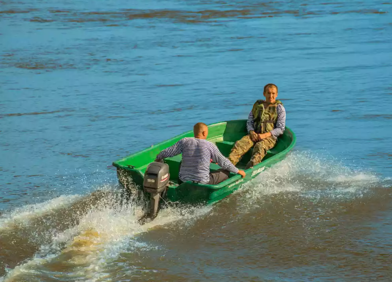 Стеклопластиковая лодка Neman-340 (тримаран) в Новороссийске