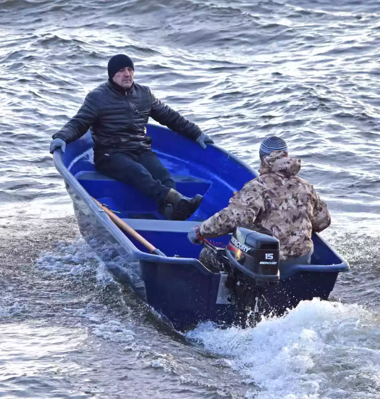 Стеклопластиковая лодка Neman-340 (тримаран) в Новороссийске