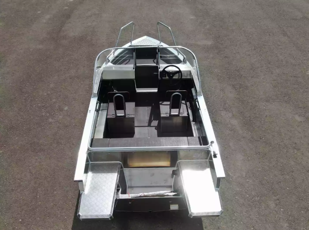 Алюминиевая лодка  Неман-400 DCM NEW в Новороссийске