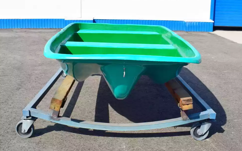 Стеклопластиковая лодка Старт (тримаран) в Новороссийске