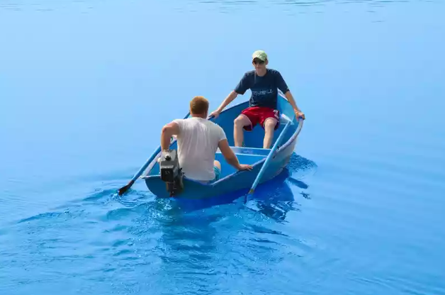 Стеклопластиковая лодка Омуль в Новороссийске