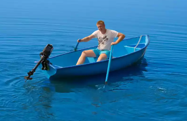 Стеклопластиковая лодка Омуль в Новороссийске