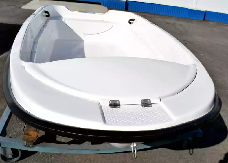 Стеклопластиковая лодка Пингвин (тримаран) в Новороссийске