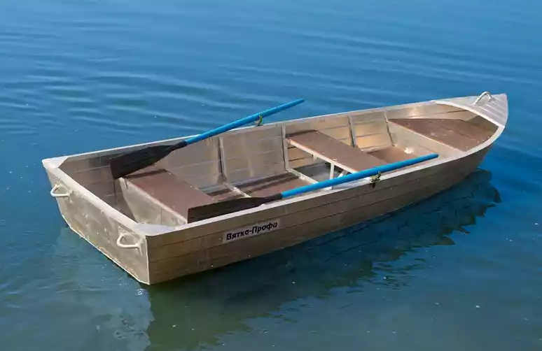 Алюминиевая лодка Вятка-Профи 32 в Новороссийске