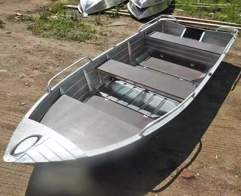 Алюминиевая лодка Вятка-Профи 37 в Новороссийске