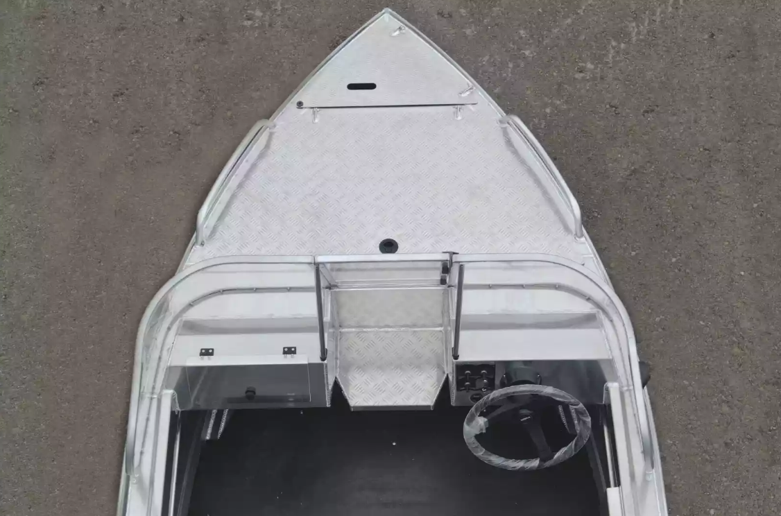 Алюминиевая лодка  Neman-400 PRO в Новороссийске