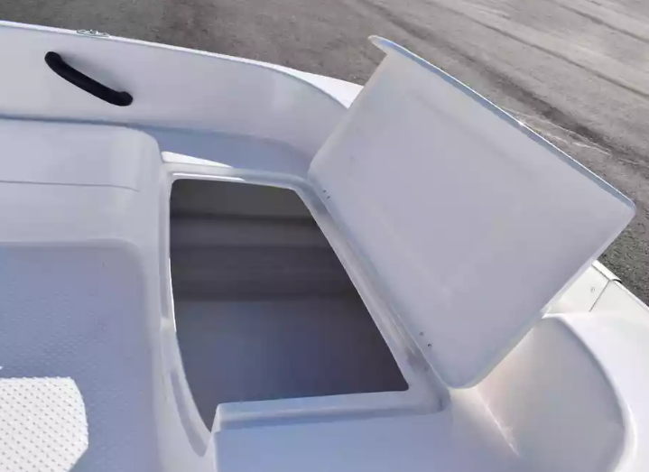 Стеклопластиковая лодка Пингвин (тримаран) в Новороссийске