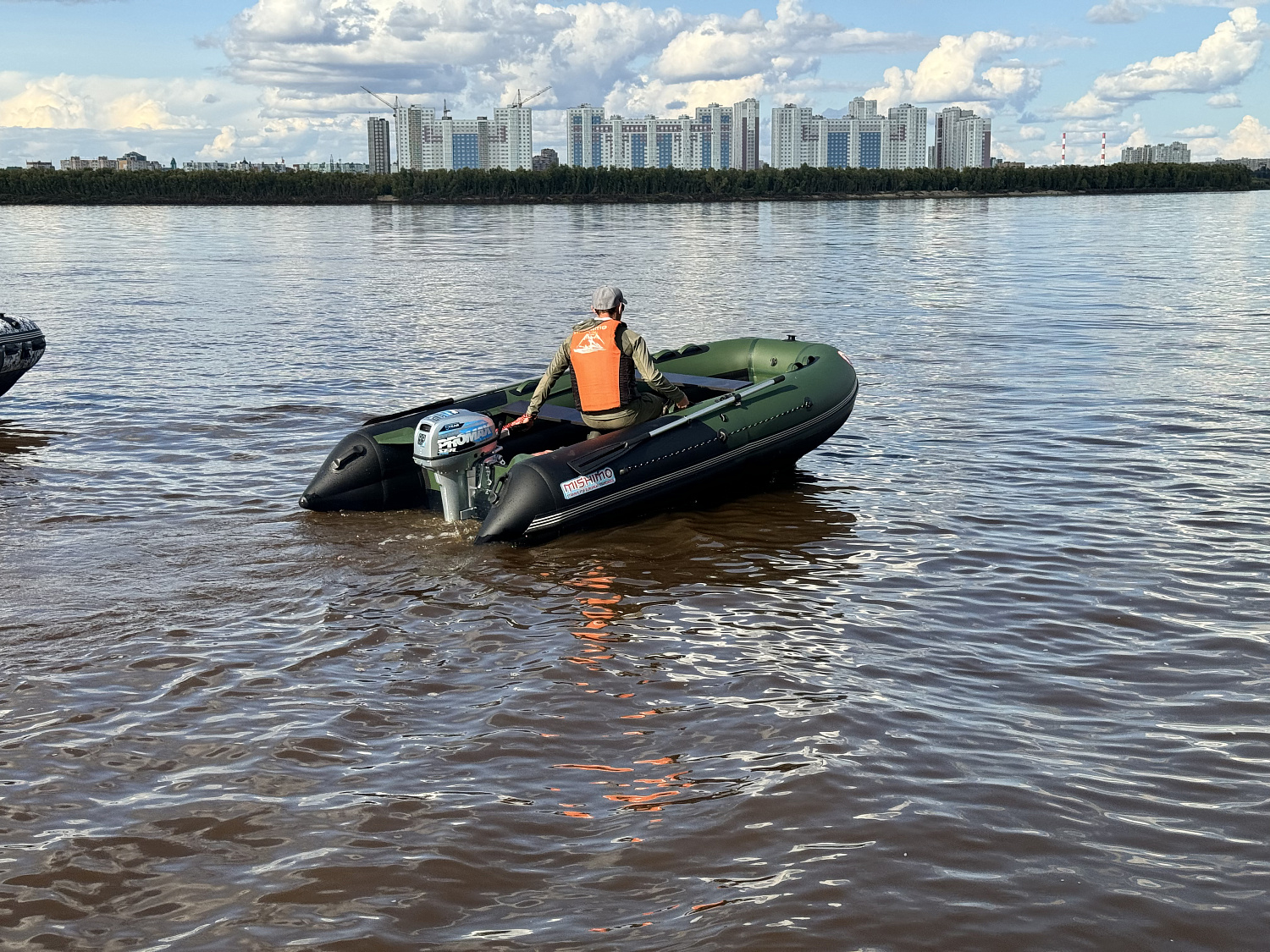 Лодка MISHIMO BIG FLOOR 380 в Новороссийске