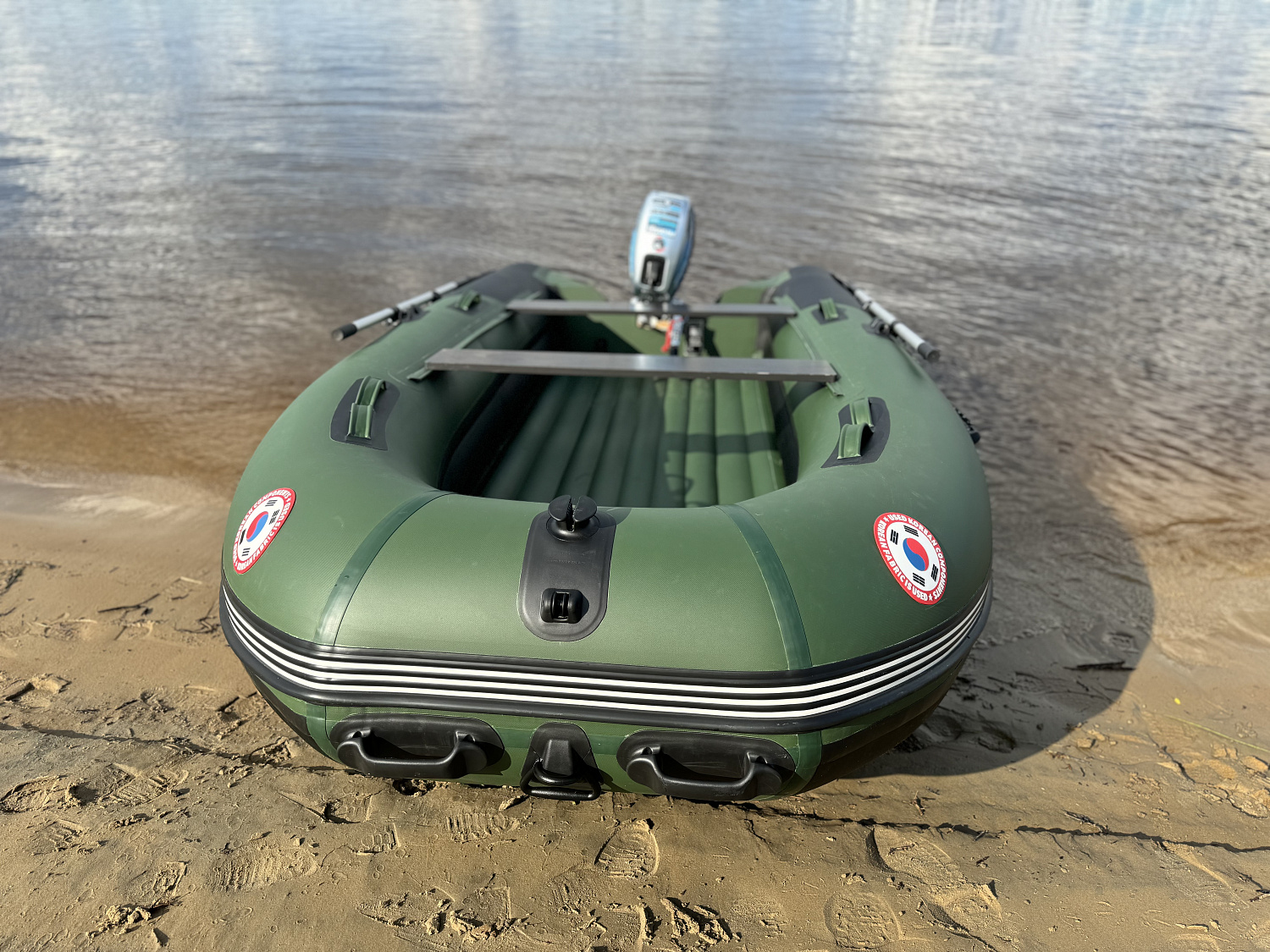 Лодка MISHIMO BIG FLOOR 380 в Новороссийске